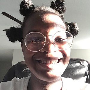 Meet your Posher, Ava